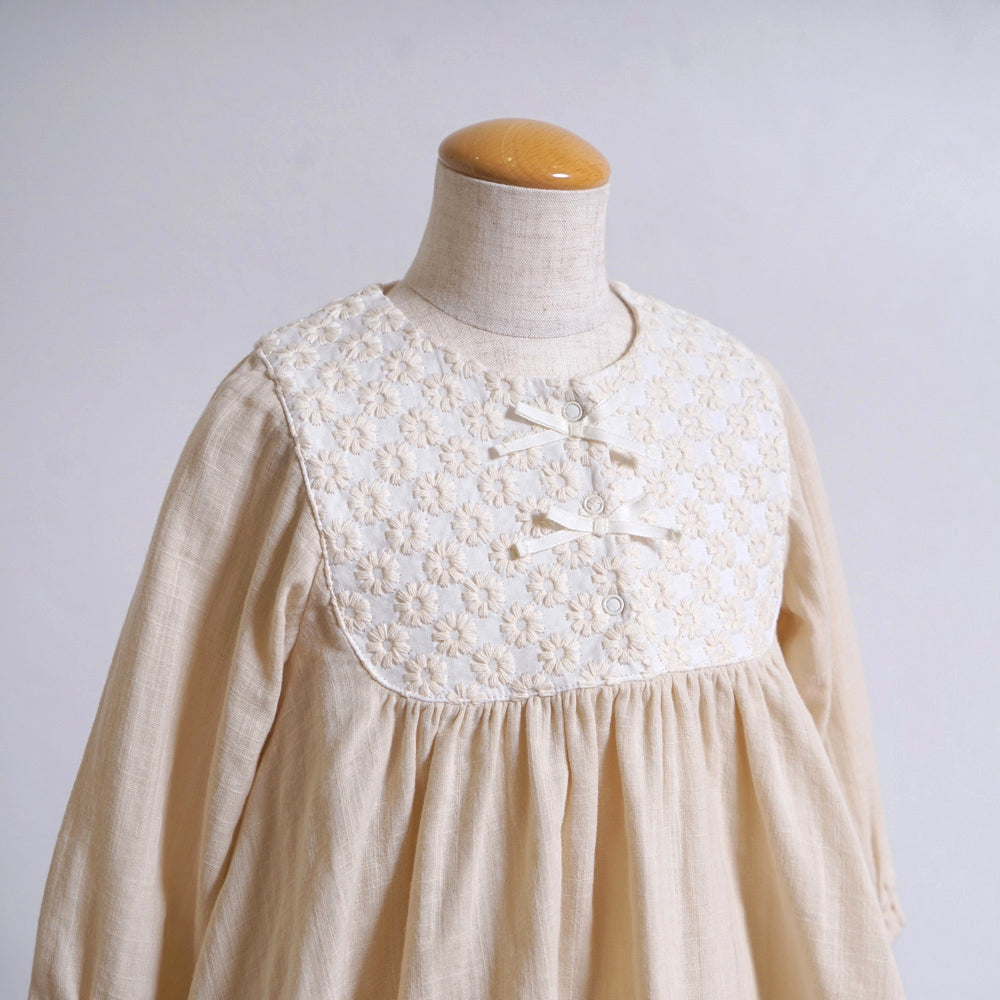 flower刺繍ヨークワンピース クリーム 80cm・90cm・100cm・110cm