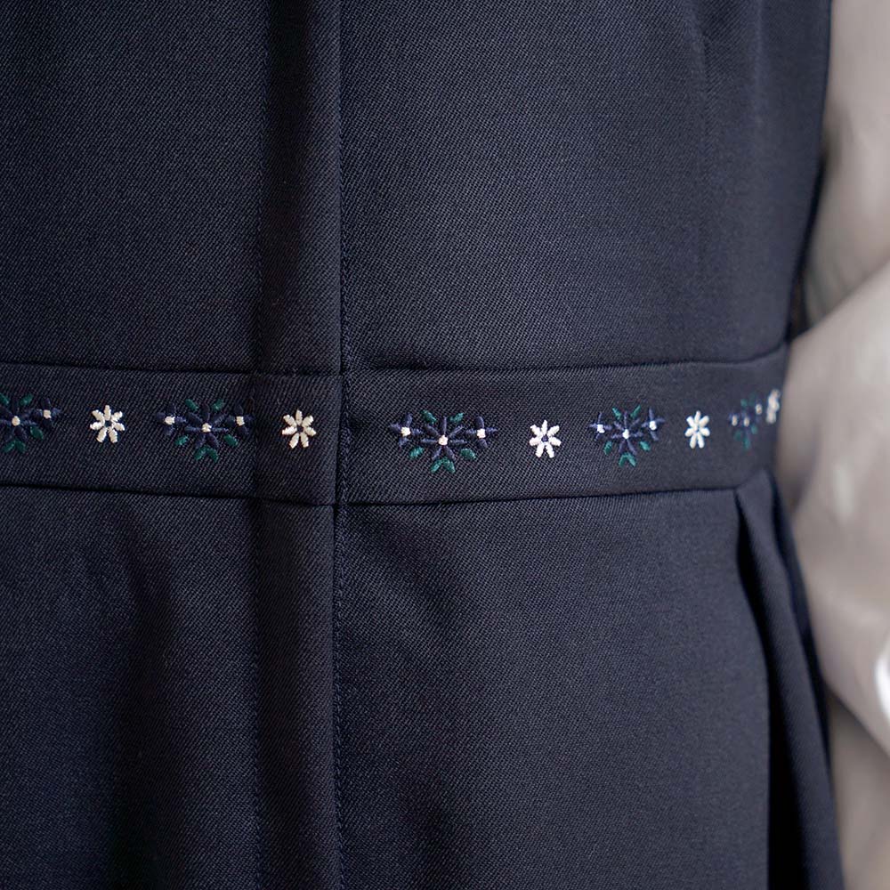 お受験服 ジャンパースカート ネイビー　刺繍入り　 100cm・110cm・120cm