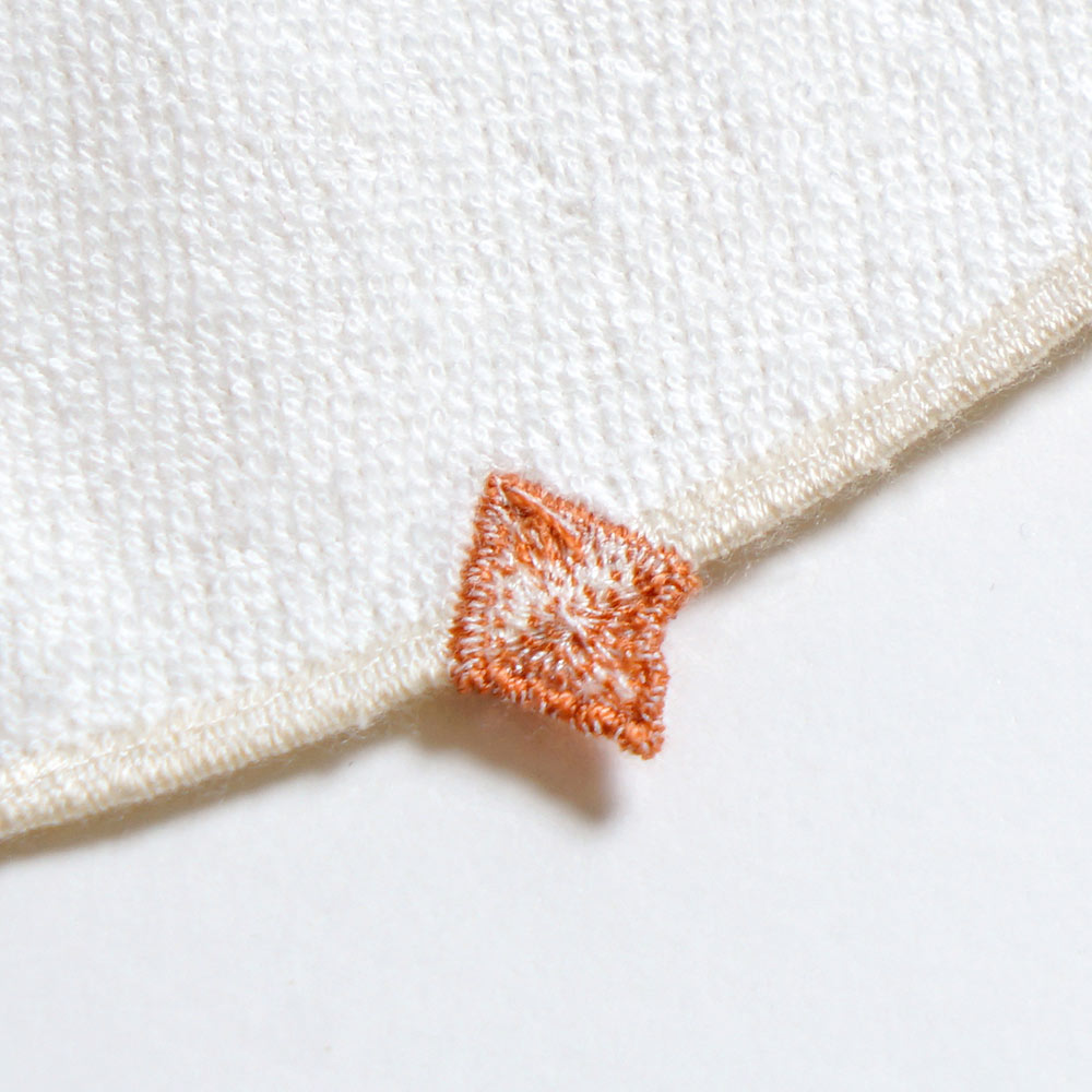 刺繍スタイ くま×ダイヤ