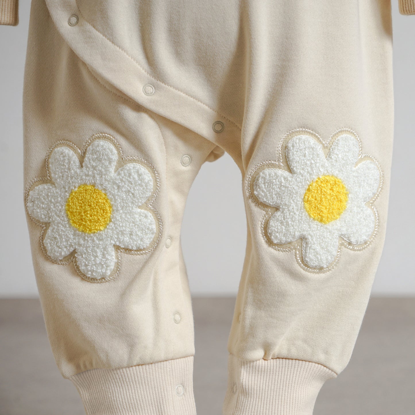 お花ワッペン裏毛ロンパース アイボリー70cm 80cm