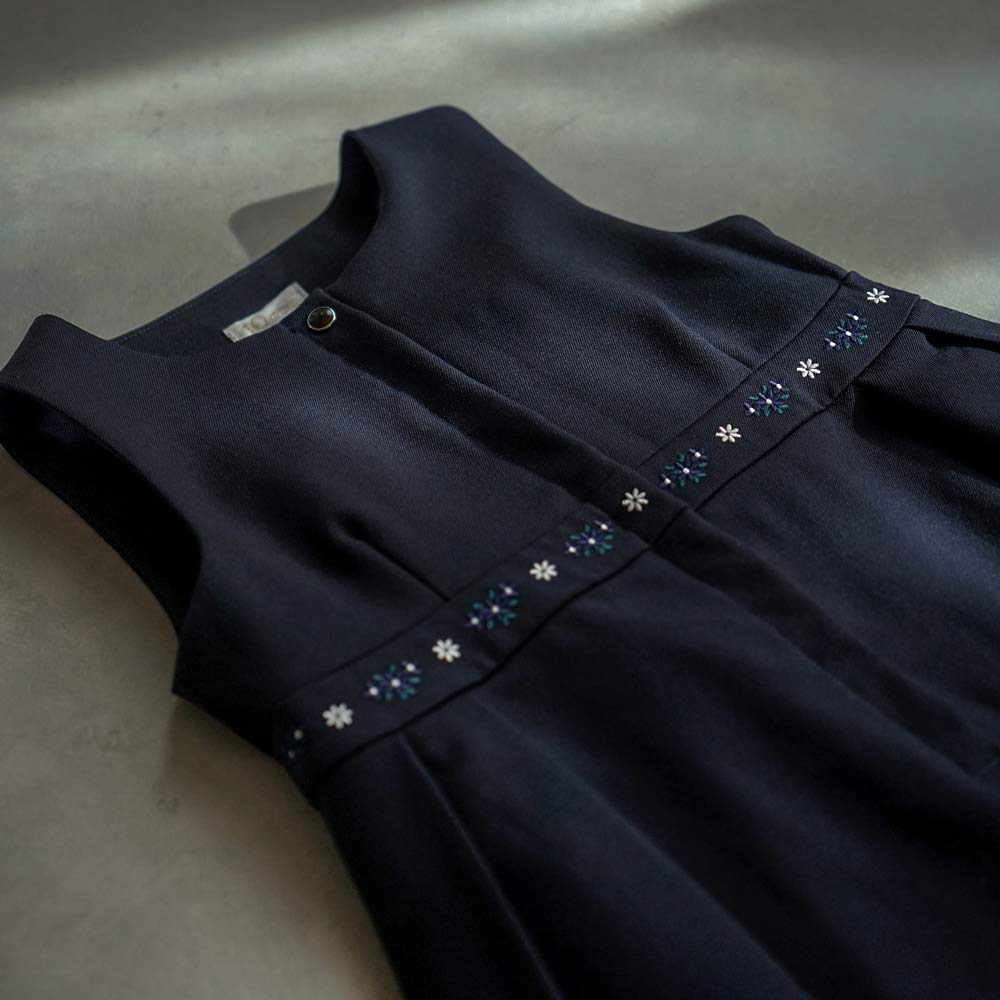 お受験服 ジャンパースカート ネイビー　刺繍入り　 100cm・110cm・120cm