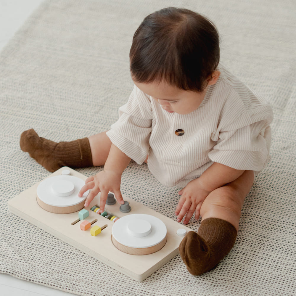 Little DJ / おもちゃ　木製玩具★