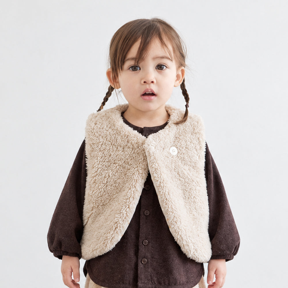 オーガニックコットンリバーシブルファーベスト ベージュ 新生児-90cm頃まで / ベビー服