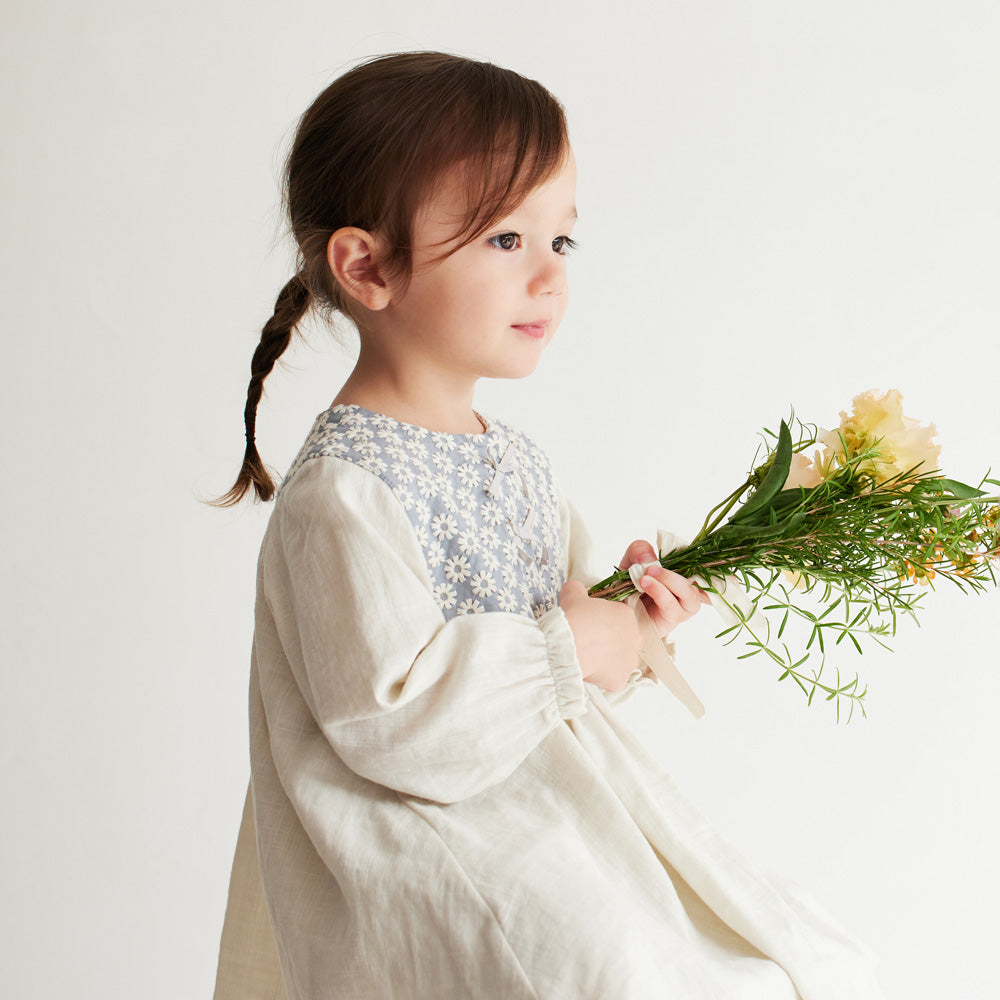 flower刺繍ヨークワンピース ライトグレー 80cm・90cm・100cm・110cm