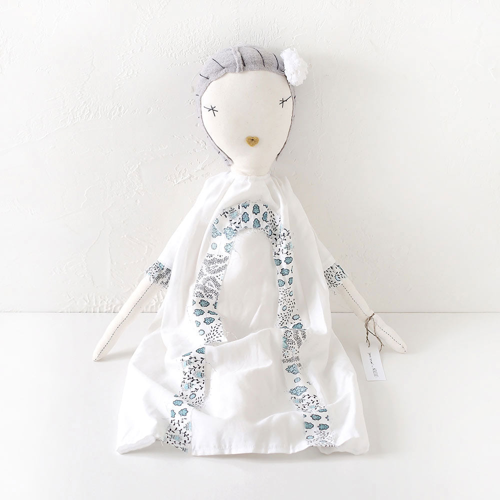 jess brown × SOULEIADO doll3 セレモニードレス